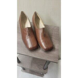 Strictly Comfort Size 10M brown leather Shoes